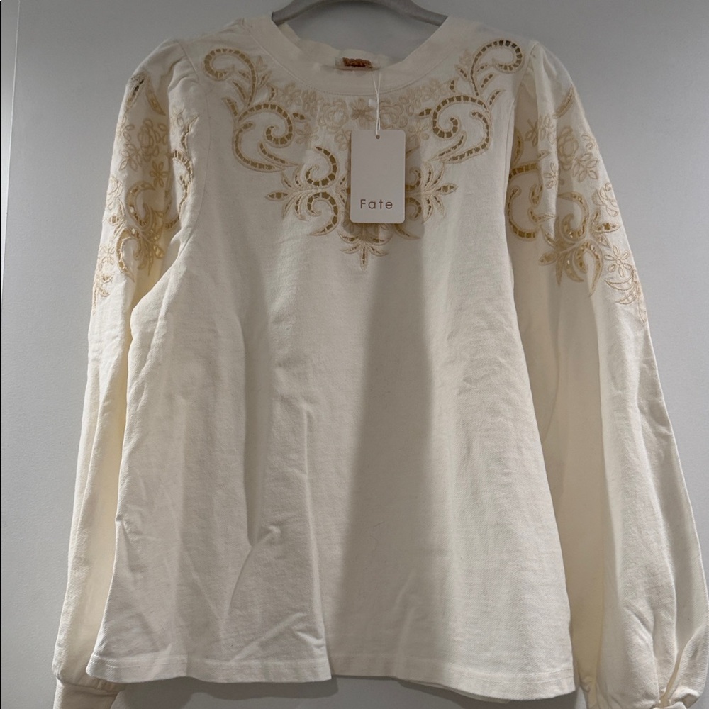 BNWT Fate Off White Cream Embroidered Eyelet  Women's Top, Sz Xsmall - Picture 4 of 12
